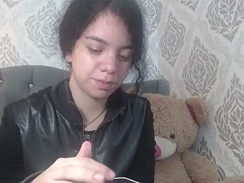 EmmaCowperr online show from March 2025 11:52:01 AM