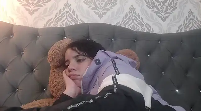 EmmaCowperr online show from March 2025 05:58:01 PM