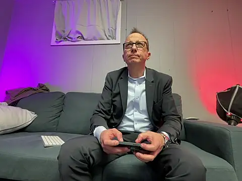 mouser21212 online show from January 2025 07:39:02 AM