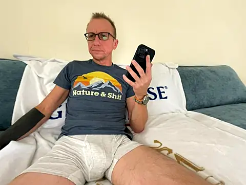 mouser21212 online show from October 2025 09:16:01 PM