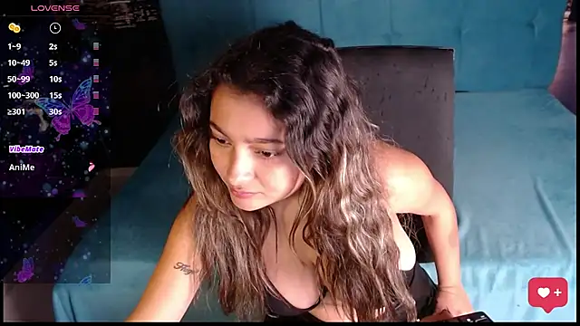 Snapshot of IsabellAndYessi chatting on March 2025 03:13:02 PM IsabellAndYessi online show from March 2025 03:13:02 PM