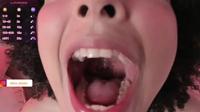 Snapshot of Alice_winter_ chatting on June 2026 11:08:02 PM Alice winter online show from June 2026 11:08:02 PM