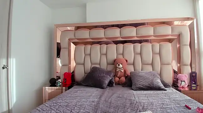 candy-sam28 online show from December 2024 09:26:02 PM