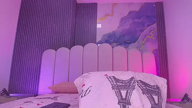 hot dione online show from March 2026 07:13:02 PM