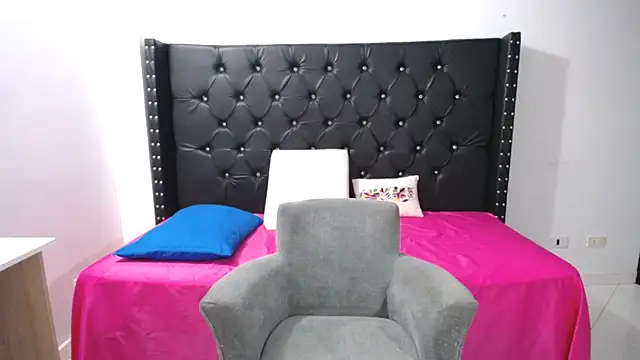 renata salinas 1 online show from September 2025 11:49:02 PM