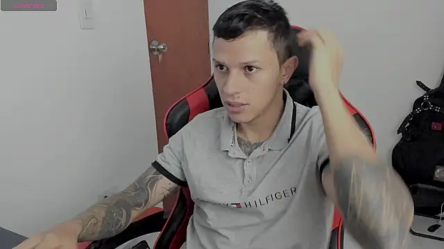 Snapshot of davebrow chatting on October 2025 11:11:01 AM davebrow online show from October 2025 11:11:01 AM