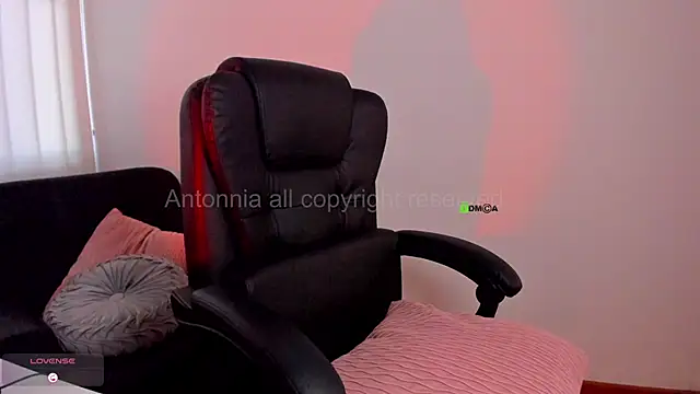 Anttonia Rose online show from October 2025 05:09:01 PM