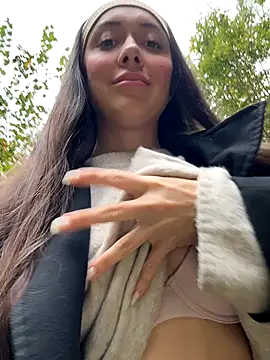 Snapshot of emiliasommer chatting on October 2025 12:52:02 PM emiliasommer online show from October 2025 12:52:02 PM