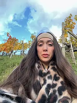 Snapshot of emiliasommer chatting on October 2025 03:08:01 PM emiliasommer online show from October 2025 03:08:01 PM