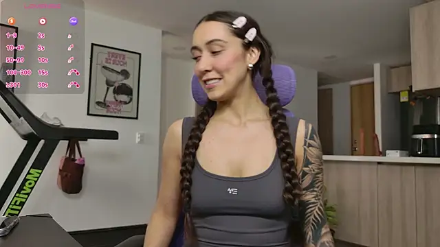 Snapshot of emiliasommer chatting on April 2026 07:47:02 PM emiliasommer online show from April 2026 07:47:02 PM