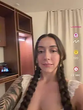 Snapshot of emiliasommer chatting on May 2026 10:51:02 PM emiliasommer online show from May 2026 10:51:02 PM