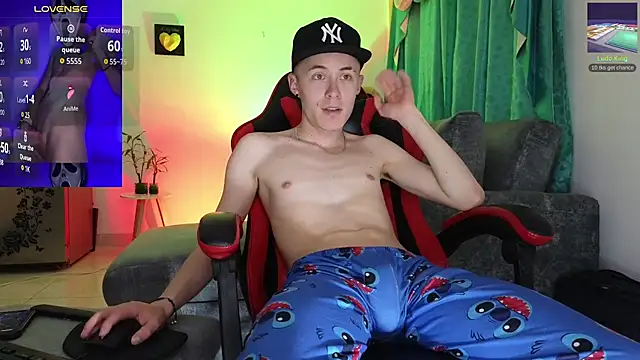 Elian Cooper online show from October 2025 01:03:02 AM