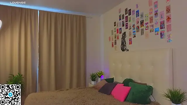 oliviabr0wn0 online show from October 2025 02:14:02 AM