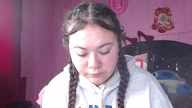 NikkiRous  online show from February 2025 04:04:01 PM