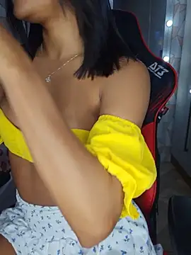 moreninhasilva online show from July 2026 12:46:01 AM