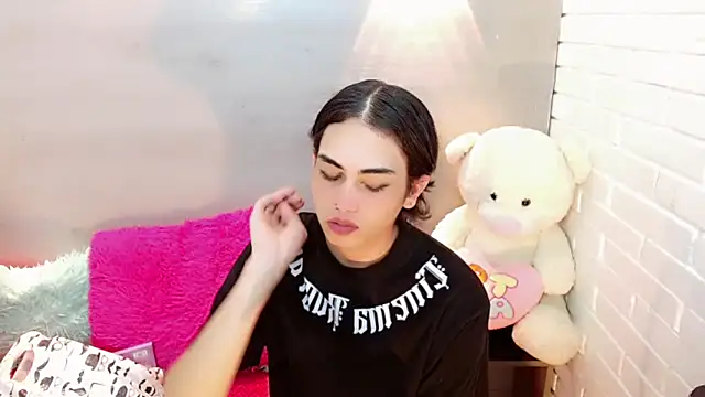 Snapshot of Daniela_Pink_ chatting on November 2025 07:35:01 PM Daniela Pink online show from November 2025 07:35:01 PM