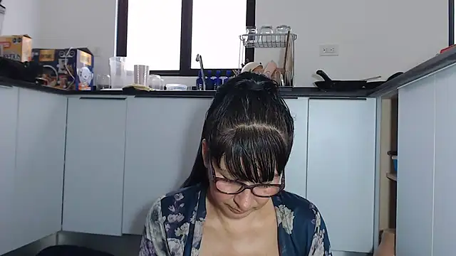 Snapshot of HellenLatin chatting on June 2026 11:14:01 PM HellenLatin online show from June 2026 11:14:01 PM