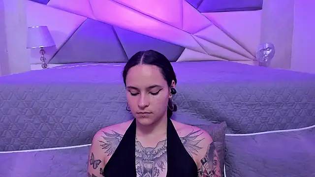 AnnyThompson  online show from January 2025 12:09:01 AM