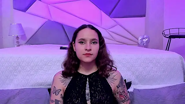 AnnyThompson  online show from January 2025 11:23:01 PM