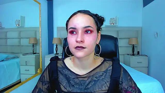 AnnyThompson  online show from September 2025 08:54:02 PM