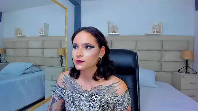 AnnyThompson  online show from October 2025 10:19:01 PM