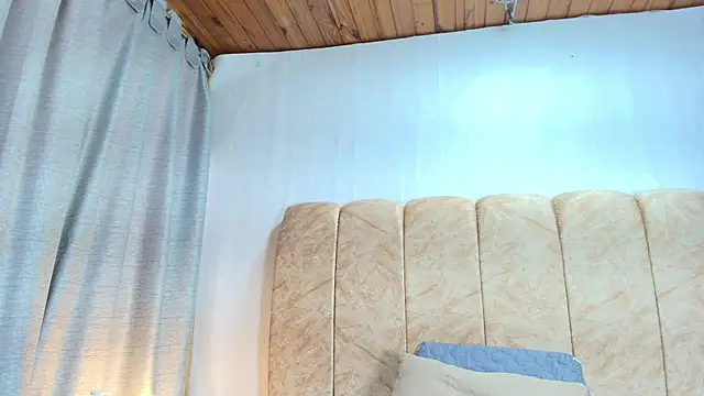 Zoe Curvy online show from November 2025 12:52:01 PM