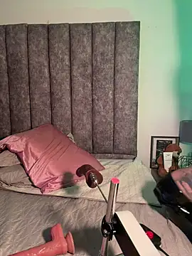 Snapshot of milaivanova chatting on February 2026 04:21:02 AM milaivanova online show from February 2026 04:21:02 AM