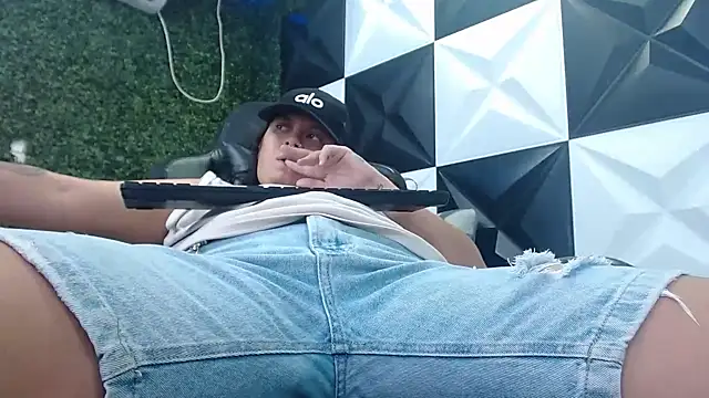 snowflake xxx online show from March 2025 01:21:02 AM