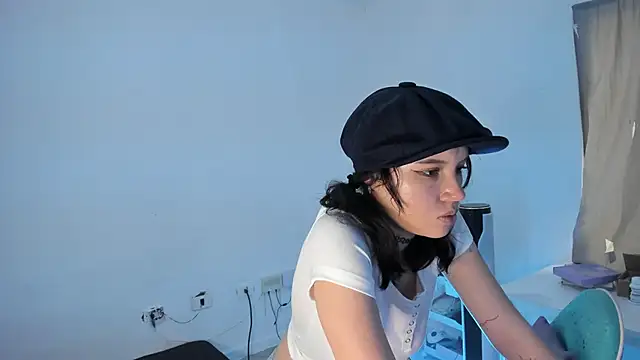 Snapshot of WandaDoll chatting on February 2025 05:25:02 PM WandaDoll online show from February 2025 05:25:02 PM