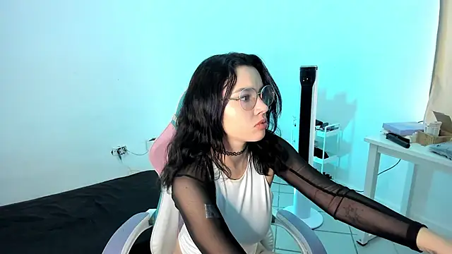 Snapshot of WandaDoll chatting on March 2025 06:41:02 PM WandaDoll online show from March 2025 06:41:02 PM