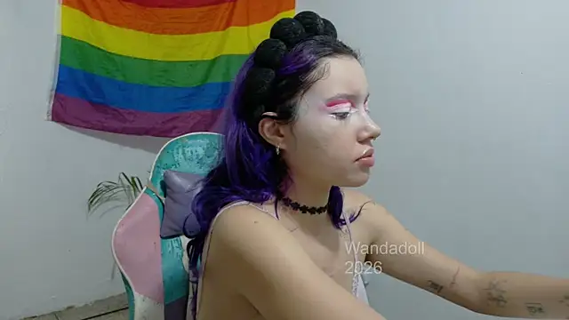 Snapshot of WandaDoll chatting on July 2026 12:23:01 PM WandaDoll online show from July 2026 12:23:01 PM