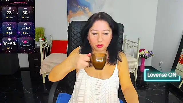 Snapshot of Julia_Dean chatting on February 2026 01:29:01 PM Julia Dean online show from February 2026 01:29:01 PM