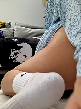 Snapshot of Miss____Mia_ chatting on January 2025 03:24:01 PM Miss Mia online show from January 2025 03:24:01 PM