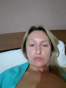 Snapshot of Miss____Mia_ chatting on September 2025 04:10:02 PM Miss Mia online show from September 2025 04:10:02 PM