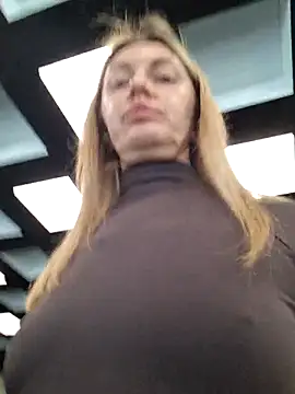 Snapshot of Miss____Mia_ chatting on February 2026 11:18:01 AM Miss Mia online show from February 2026 11:18:01 AM