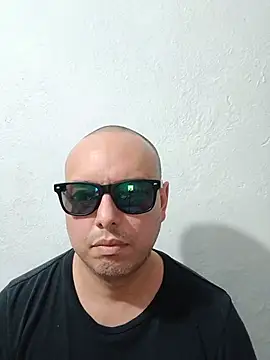 ElSunEagle online show from August 2026 01:18:01 AM
