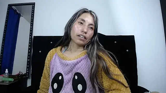 Snapshot of sweet_skylove_ chatting on May 2026 10:40:02 PM sweet skylove online show from May 2026 10:40:02 PM