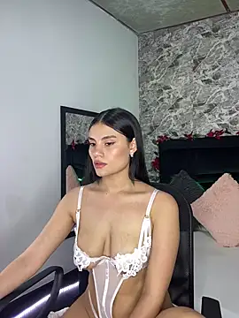 Maylin Garcia online show from February 2025 06:21:01 PM