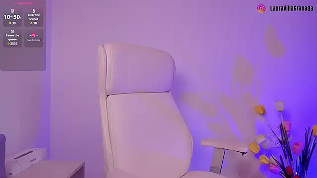 Snapshot of LouaneBourVip chatting on December 2024 02:38:02 PM LouaneBourVip online show from December 2024 02:38:02 PM