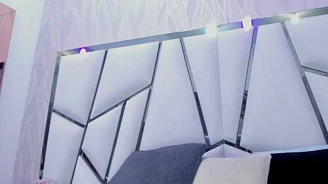  aurora18  online show from February 2025 02:47:02 AM