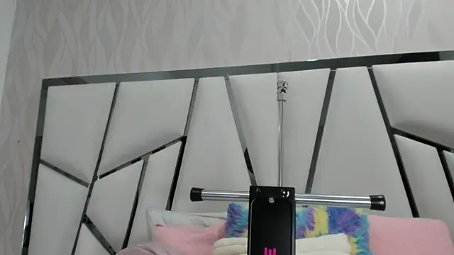  aurora18  online show from September 2025 03:06:02 AM