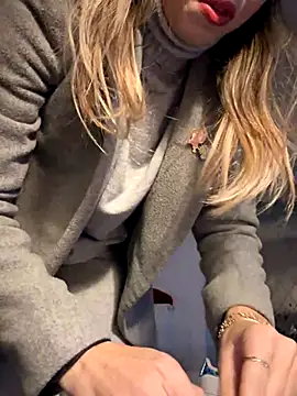 Snapshot of SonyaD_ chatting on December 2024 06:22:02 AM SonyaD online show from December 2024 06:22:02 AM