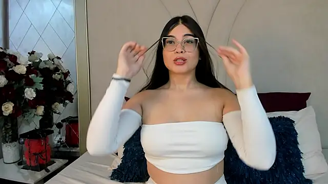 CamilaSofiia online show from November 2025 08:08:01 PM