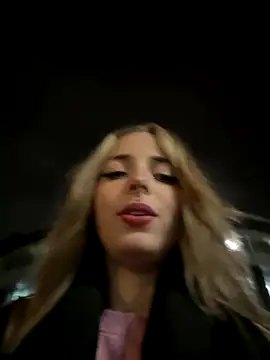 LoraaDoll online show from November 2025 03:57:01 PM