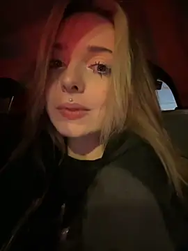 LoraaDoll online show from November 2025 02:16:01 PM