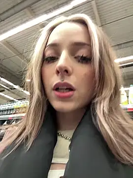 LoraaDoll online show from December 2025 07:53:02 PM