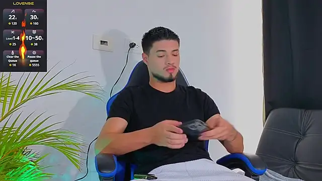 EdwardRoss  online show from November 2025 07:46:02 PM