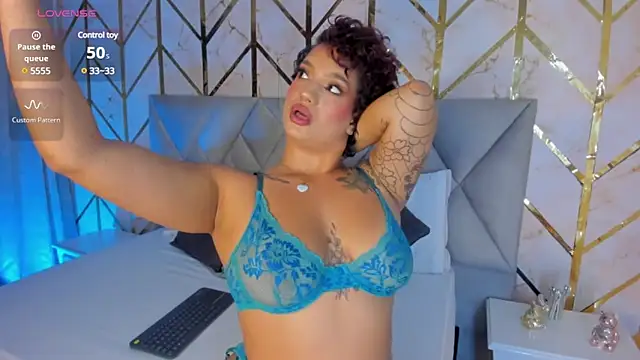 Snapshot of Arianabromw chatting on December 2024 08:11:01 PM Arianabromw online show from December 2024 08:11:01 PM