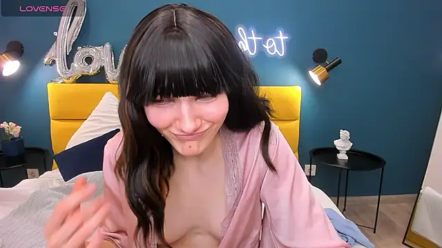 Lili flowerr online show from February 2025 09:53:02 AM