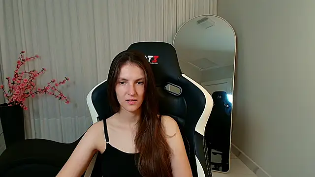 upssnowy online show from November 2025 05:59:01 PM